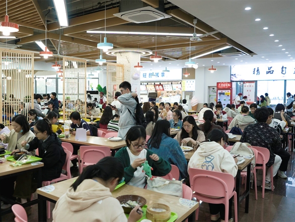 醫護膳食難定制？醫院智慧食堂計量自助餐給出新方案